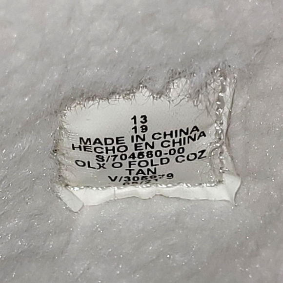 Old Navy girls sz. 13 boots, tan boots girls 13, fur lined girls nubuck boots 13 - Picture 11 of 11